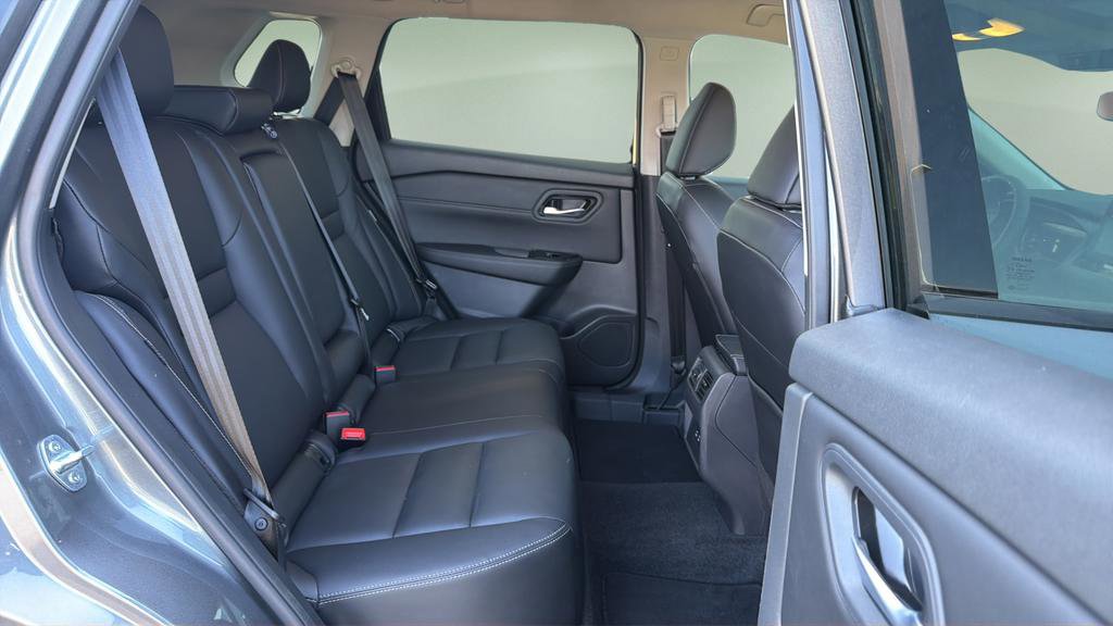 Certified 2026 Nissan Rogue SL AWD/4WD image 16