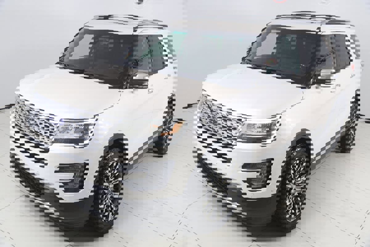 Used 2016 Ford Explorer Platinum image 24