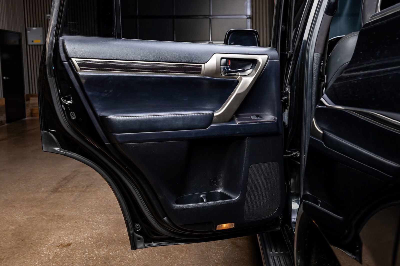 Used 2020 Lexus GX 460 Premium w/ Premium Package AWD/4WD image 38