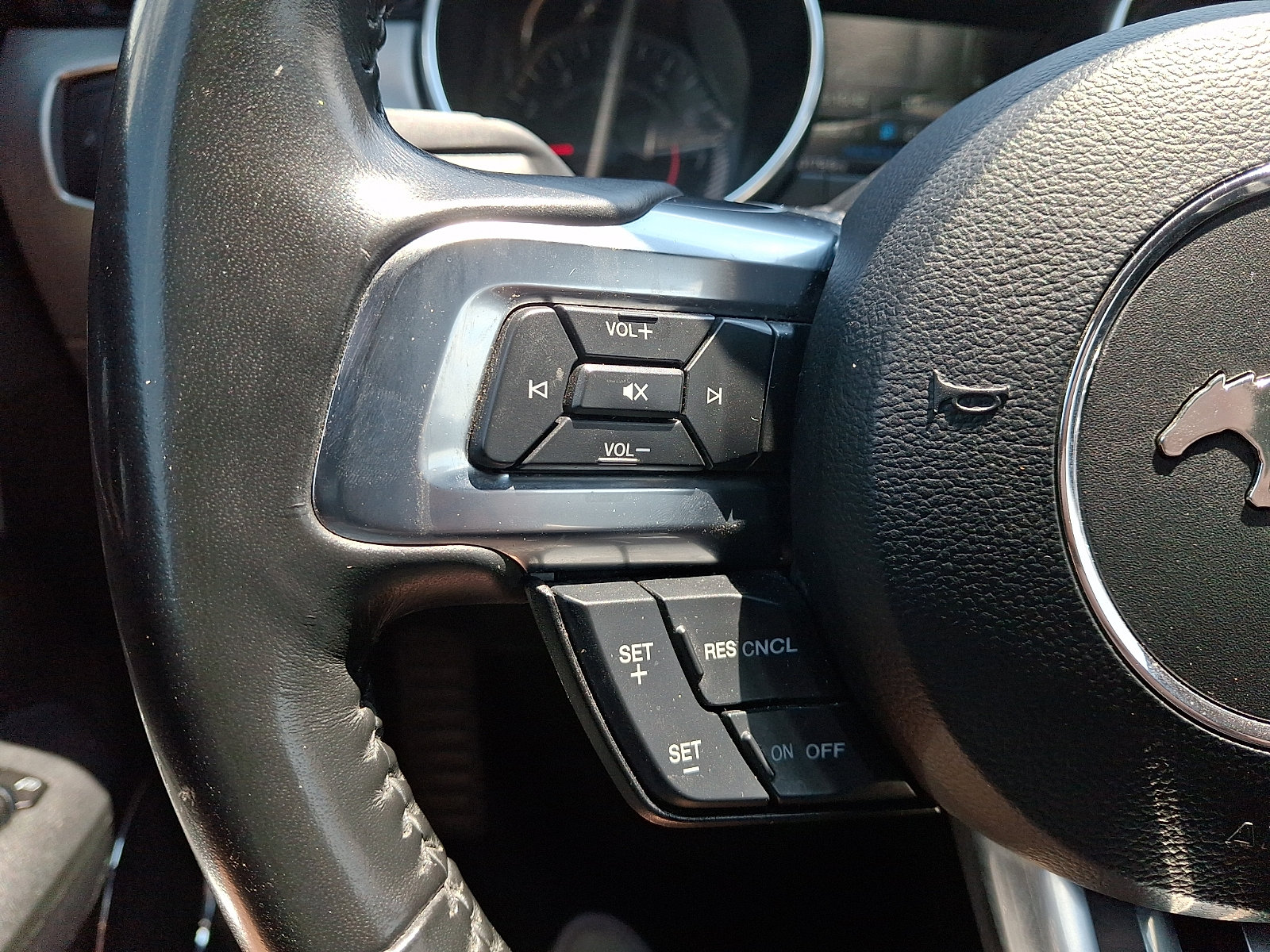 Used 2022 Ford Mustang Premium RWD image 21