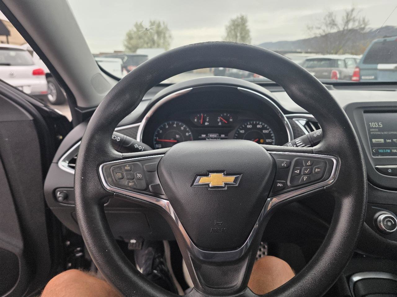 Used 2017 Chevrolet Malibu LT image 13