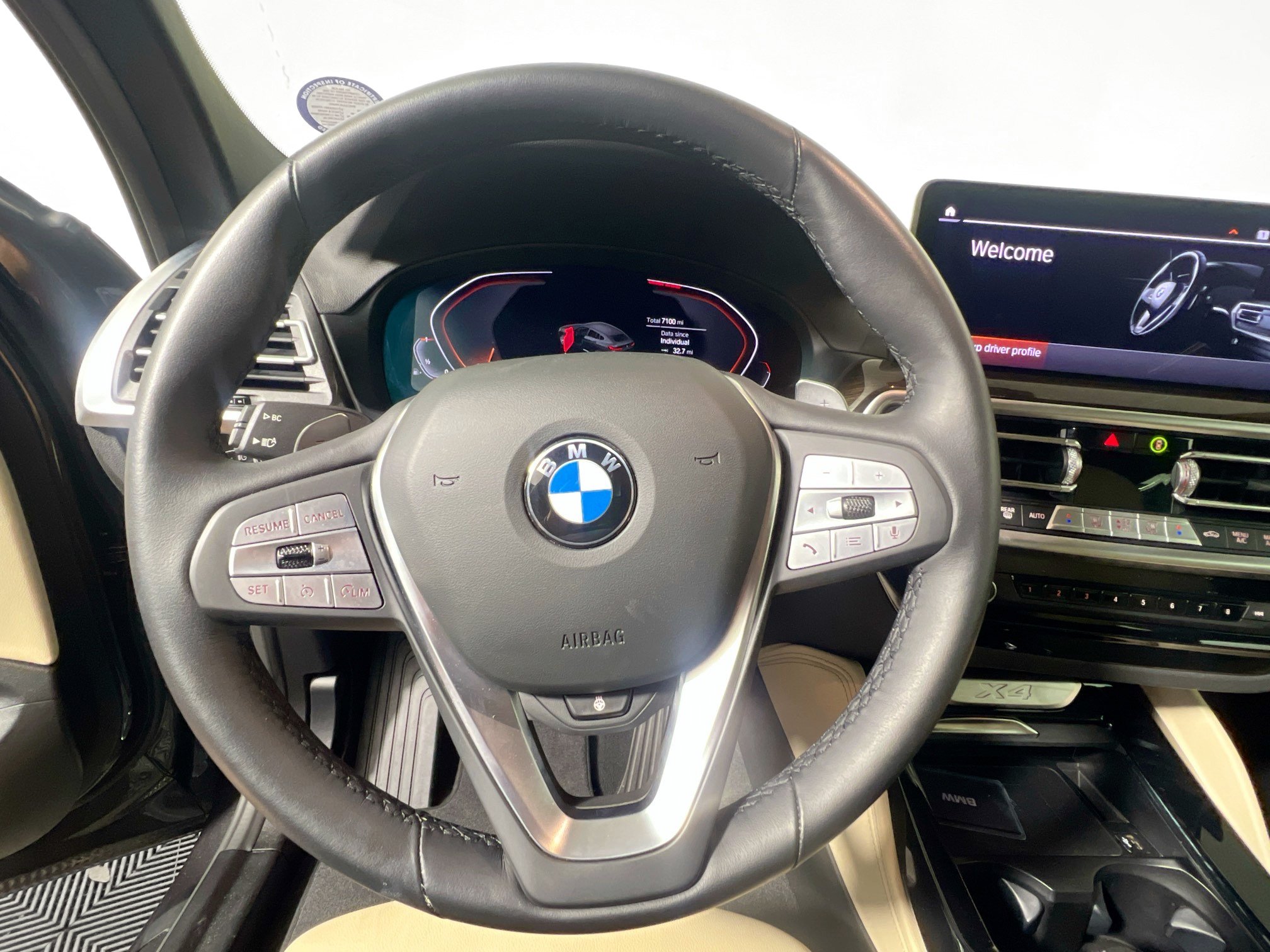 Used 2025 BMW X4 xDrive30i AWD/4WD image 11