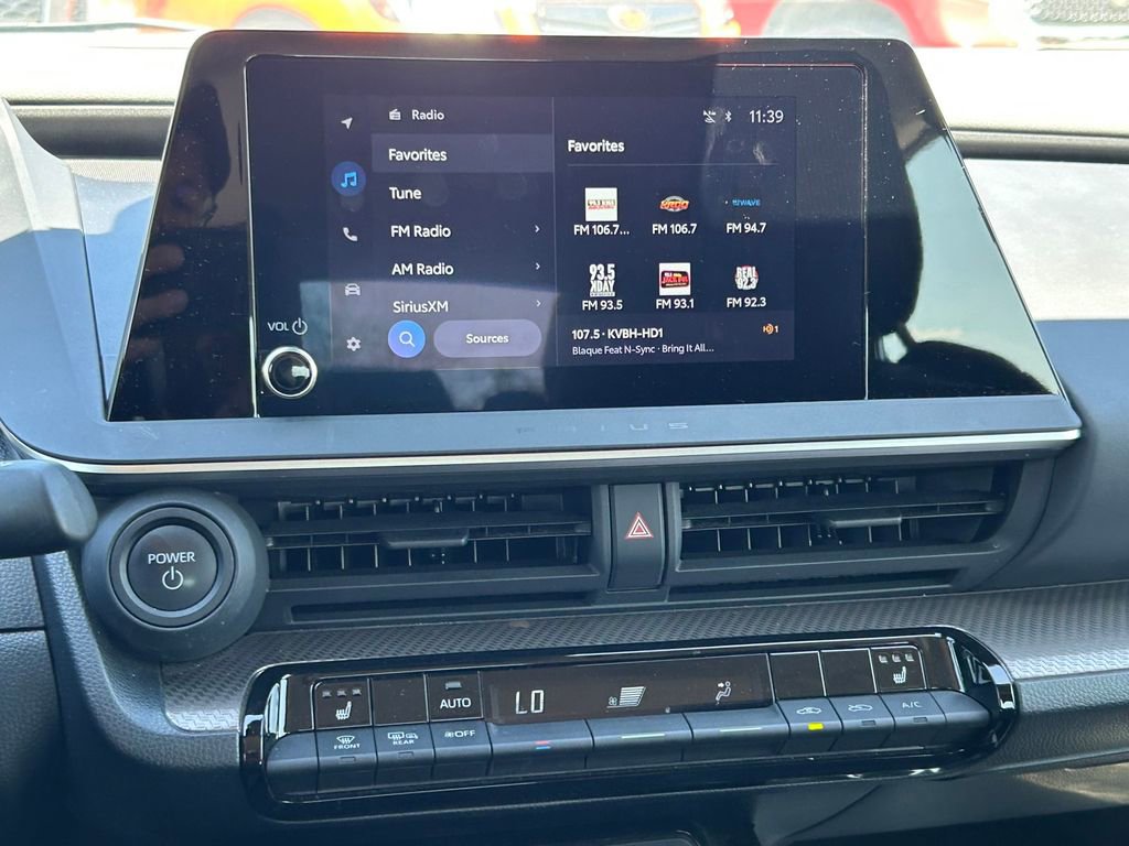 Used 2025 Toyota Prius XLE FWD image 19