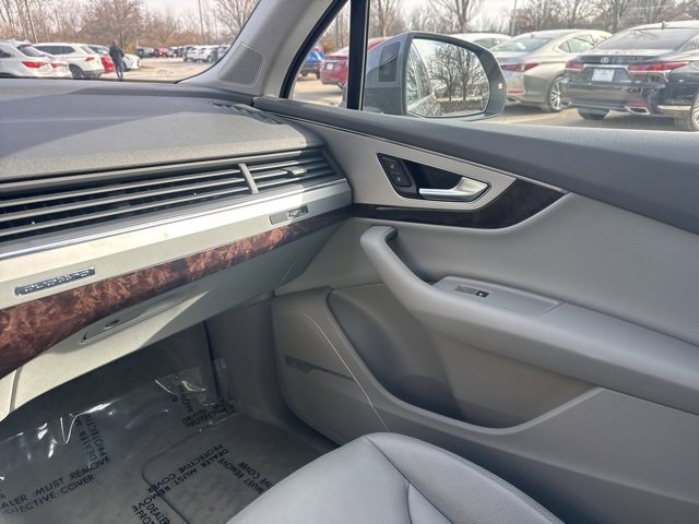 Used 2019 Audi Q7 2.0T Premium Plus w/ Premium Plus Package image 29