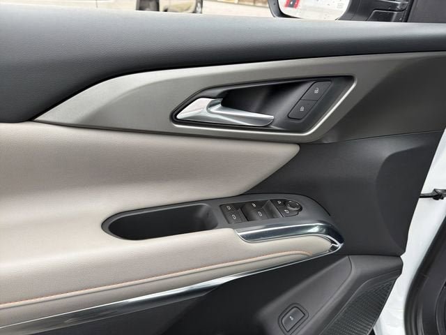 New 2026 Chevrolet Traverse LT w/ Sun and Wheel Package FWD image 16