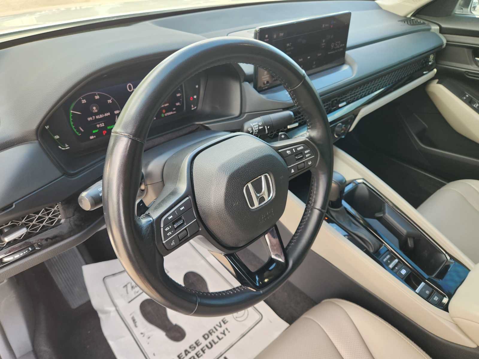 Used 2024 Honda Accord EX-L image 2