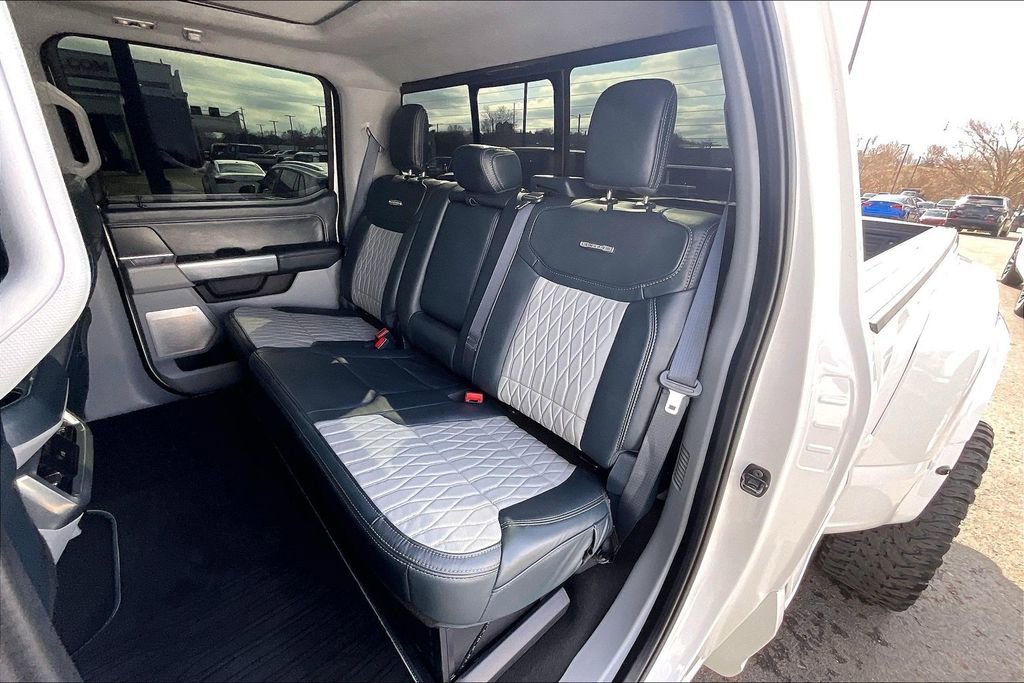 Used 2024 Ford F450 Limited image 25