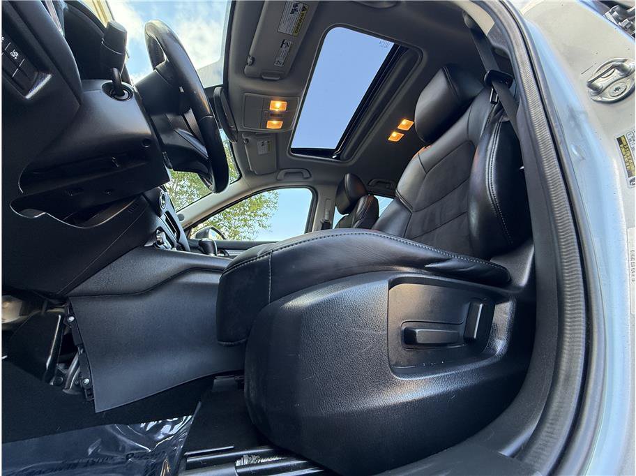 Used 2018 MAZDA CX-5 Touring w/ Preferred Equipment Package FWD image 15