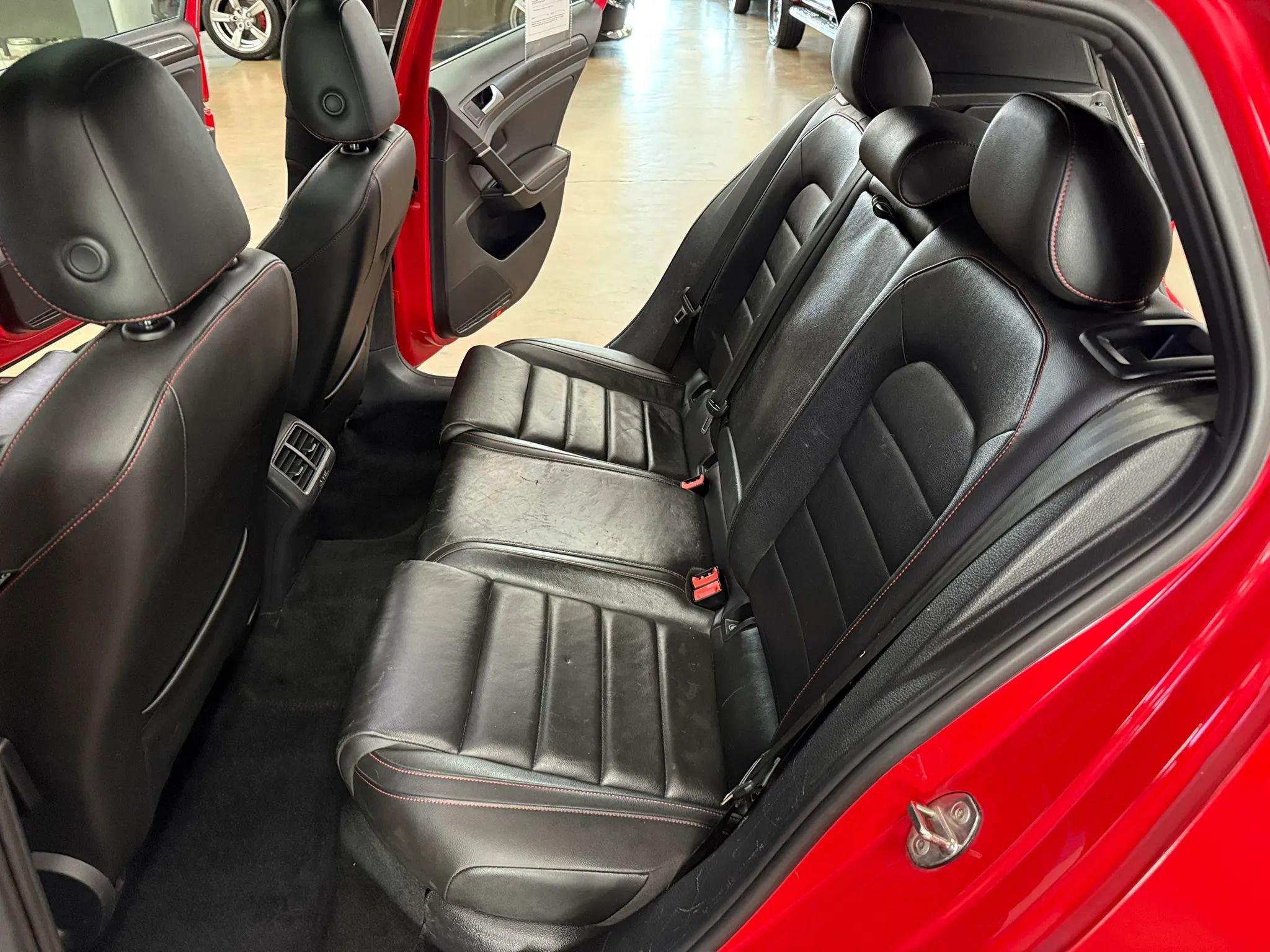 Used 2021 Volkswagen GTI SE FWD image 15