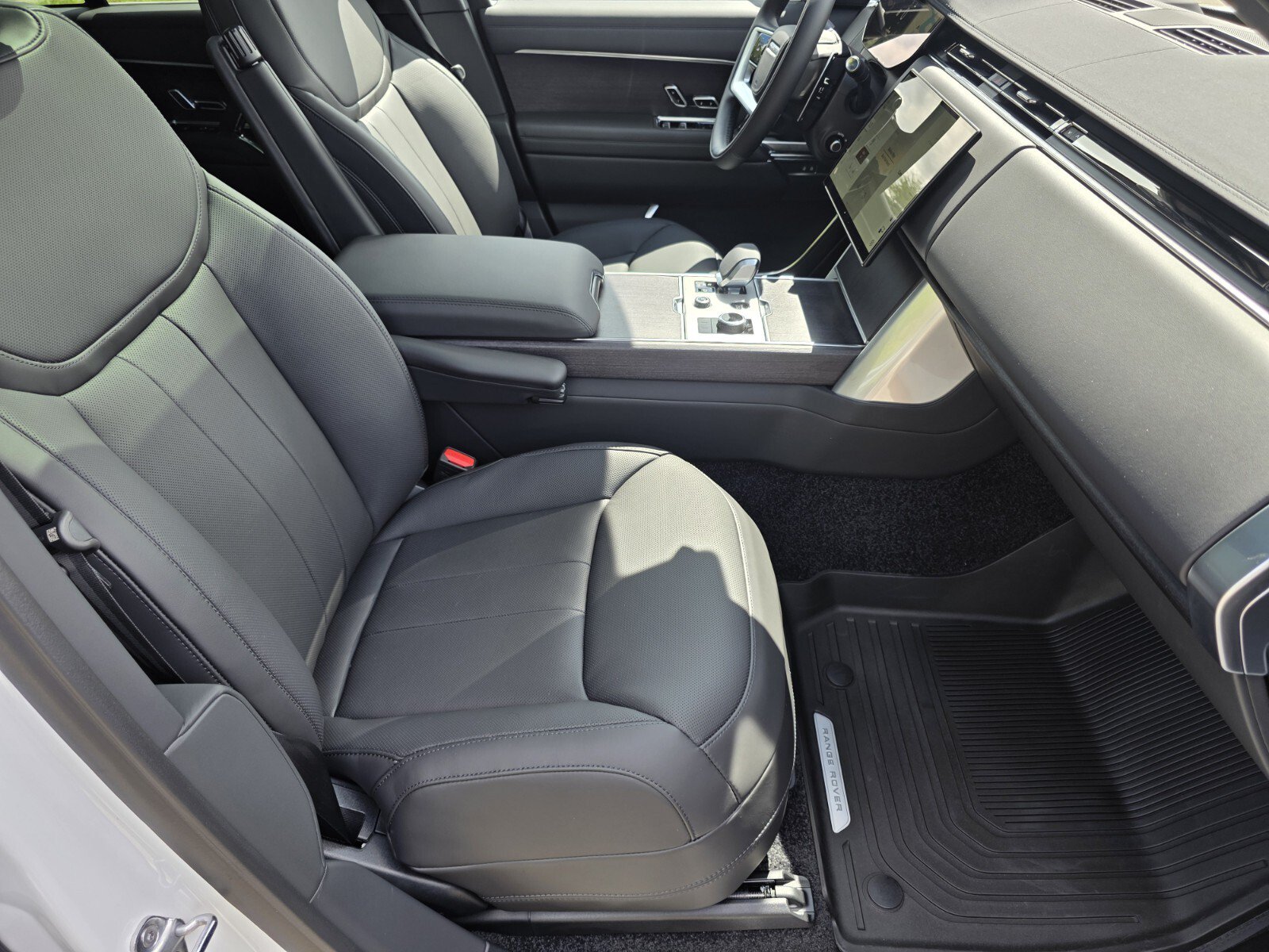 New 2027 Land Rover Range Rover SE AWD/4WD image 3
