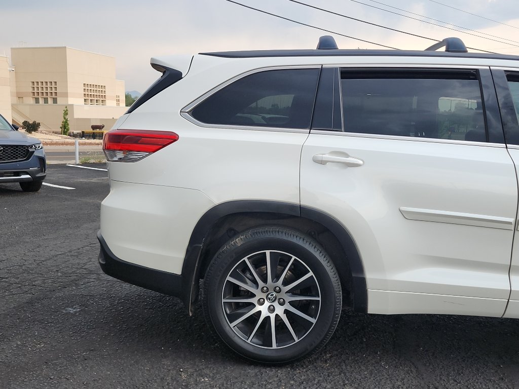 Used 2018 Toyota Highlander SE w/ Protection Package #3 AWD/4WD image 5