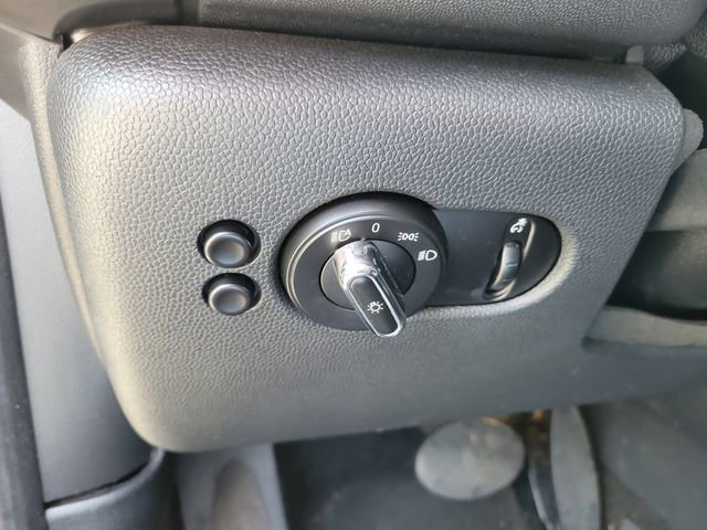 Used 2017 MINI Cooper 4-Door Hardtop image 13