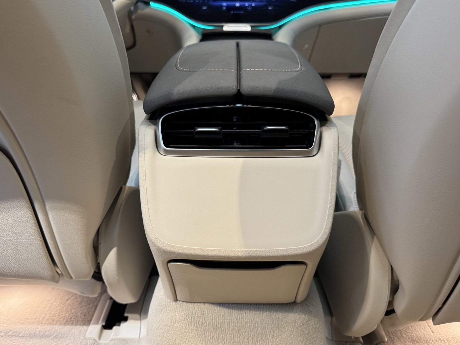 Used 2023 Mercedes-Benz EQS 580 4MATIC Sedan image 37