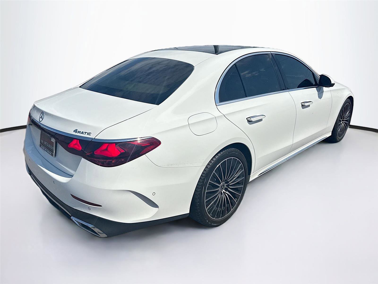 Used 2024 Mercedes-Benz E 350 4MATIC Sedan image 5