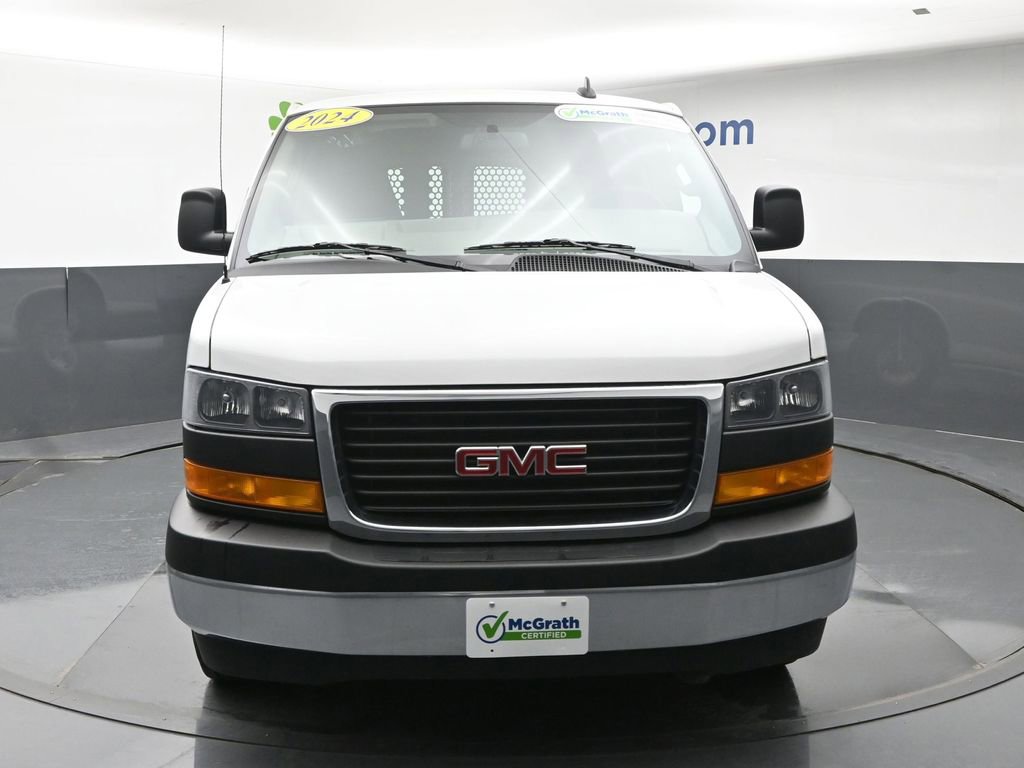 Used 2024 GMC Savana 2500 w/ Driver Convenience Package image 4