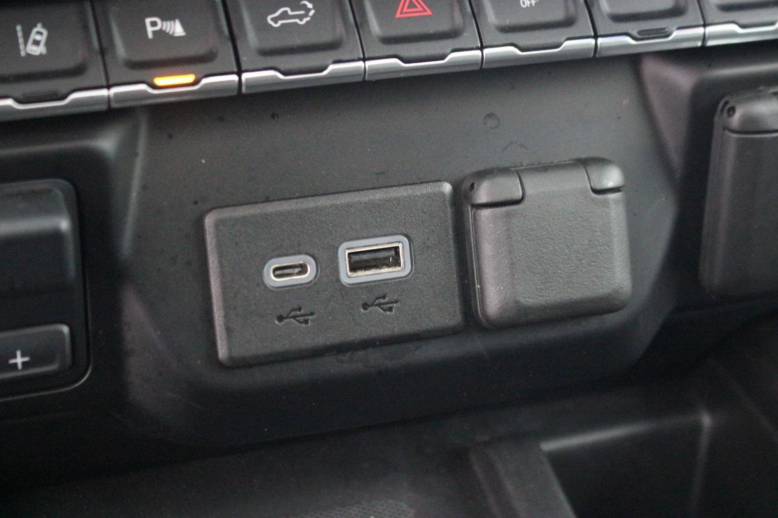 Used 2023 GMC Sierra 3500 Denali image 27