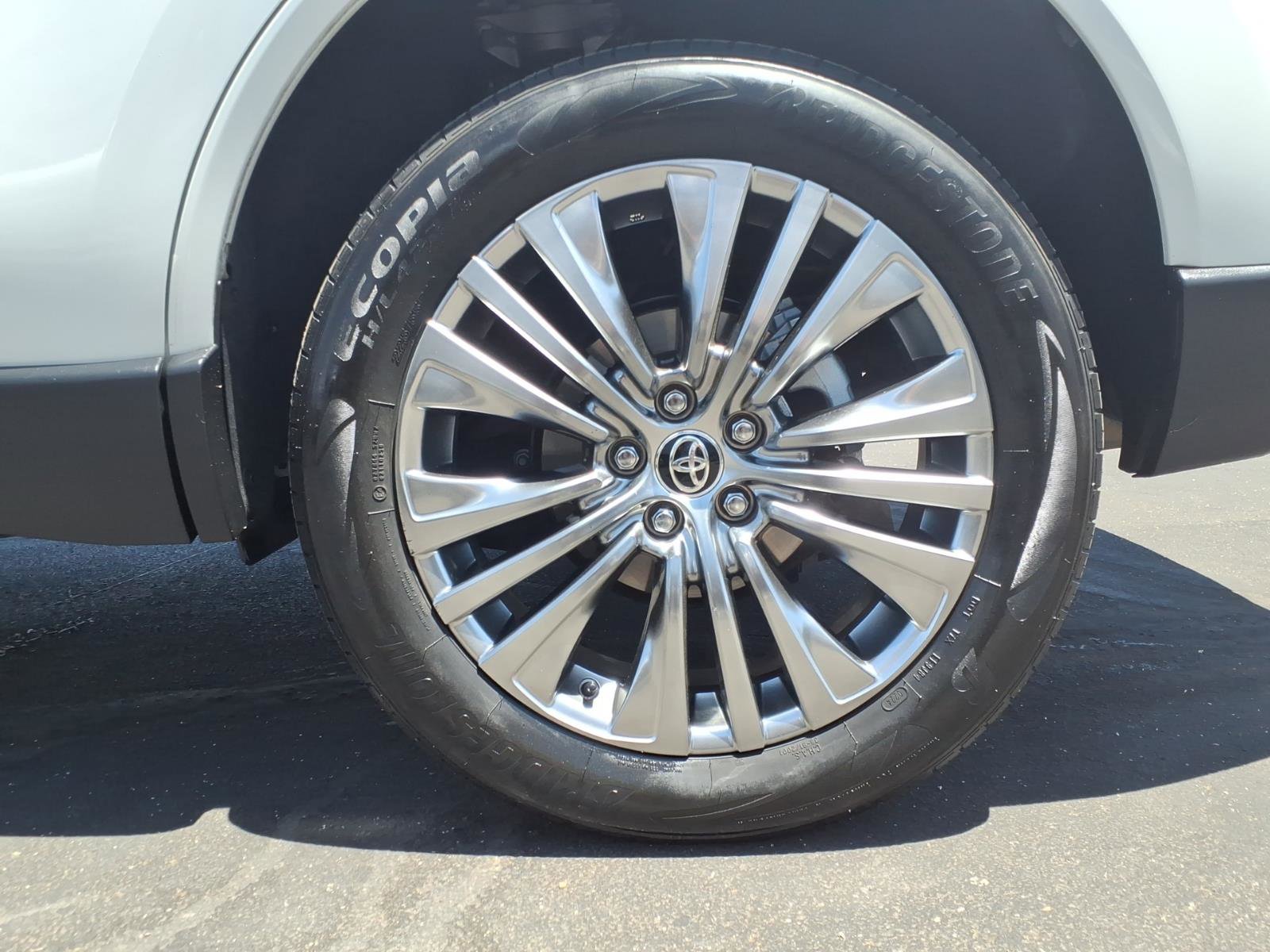Certified 2021 Toyota Venza Limited w/ Advanced Technology Package AWD/4WD image 9