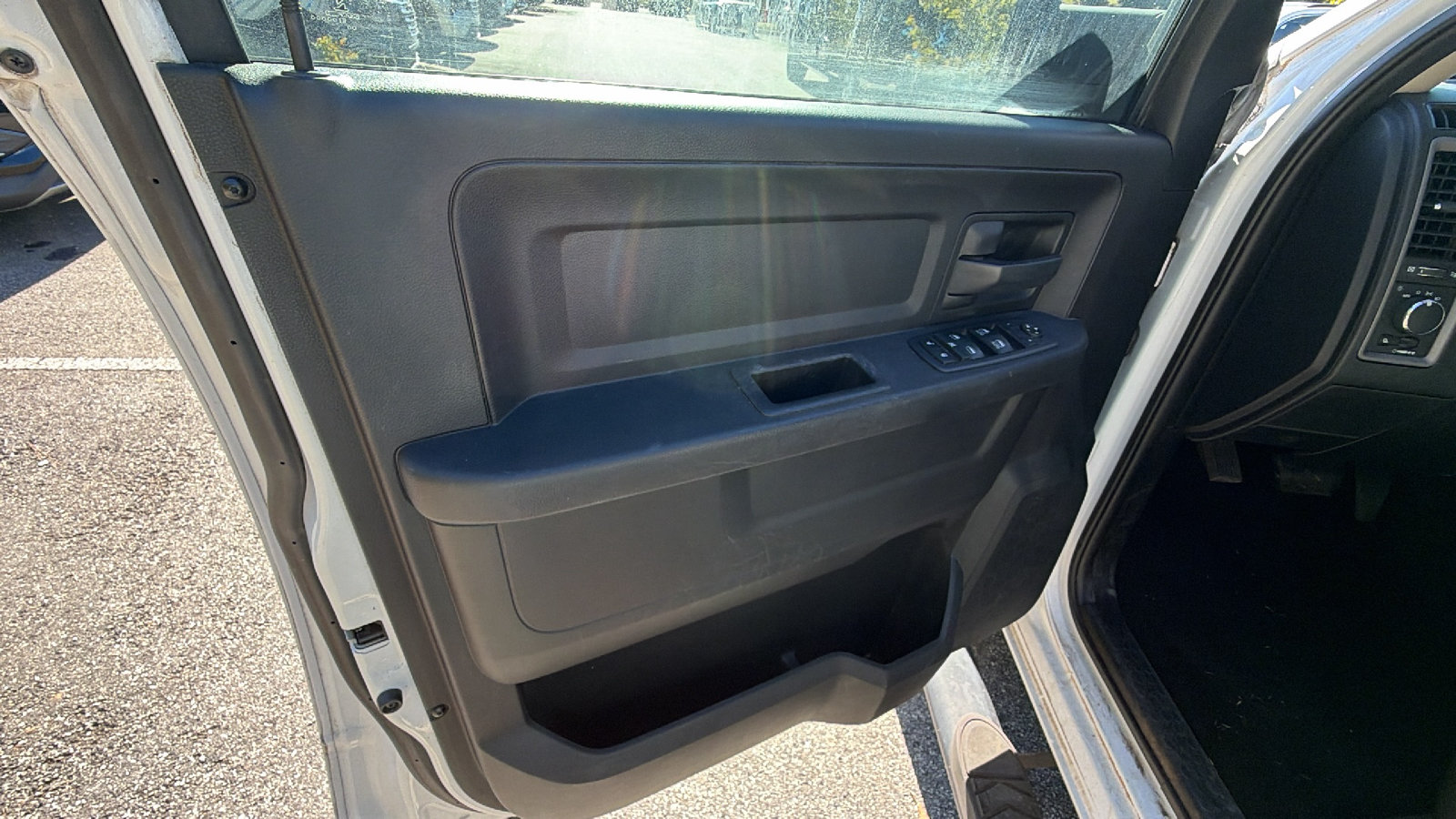 Used 2018 RAM 2500 Tradesman w/ Chrome Appearance Group AWD/4WD image 14