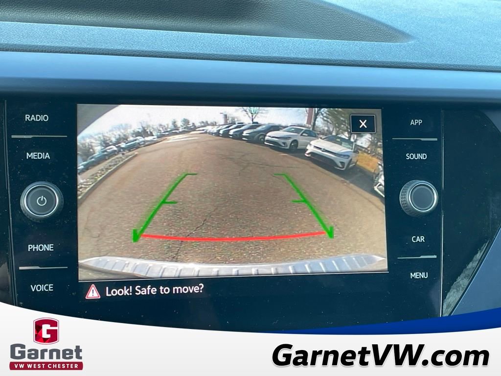 Used 2024 Volkswagen Taos SE image 16