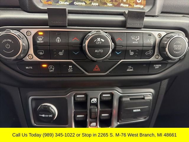 Used 2023 Jeep Gladiator Mojave w/ Cold Weather Group image 25