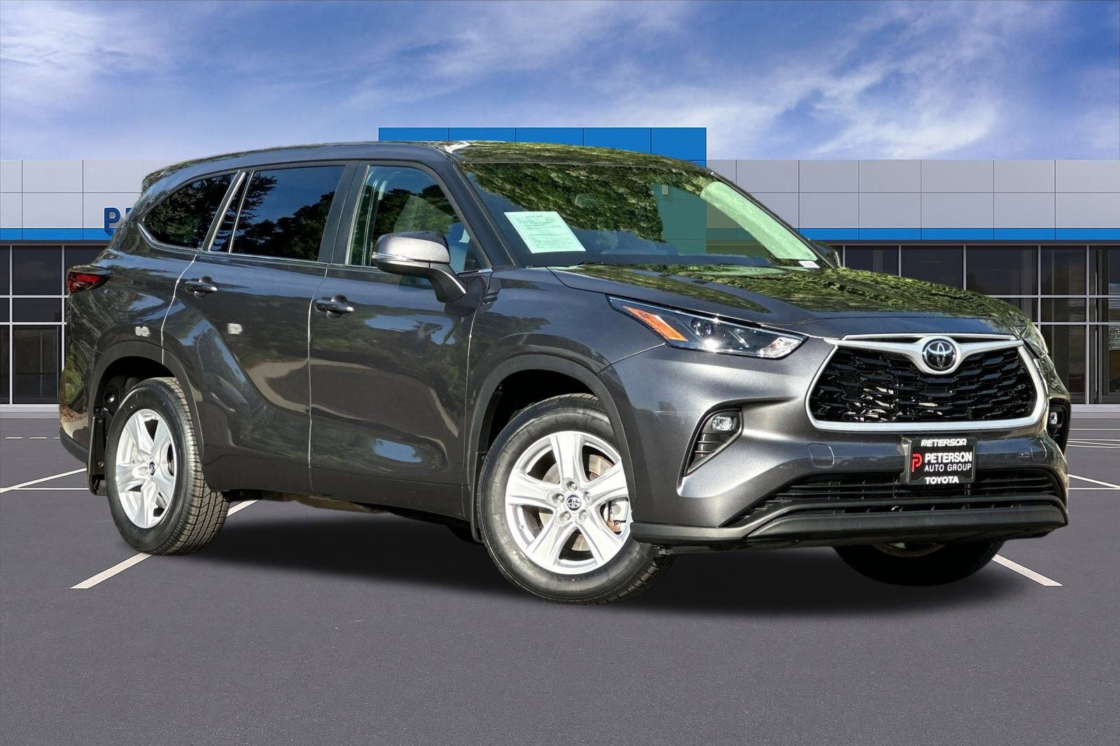 Used 2024 Toyota Highlander LE AWD/4WD video 2