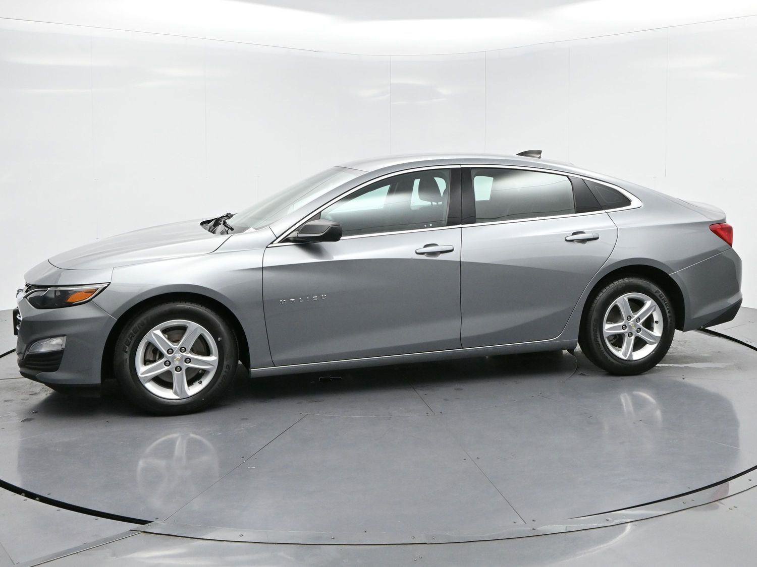 Used 2023 Chevrolet Malibu LS image 4