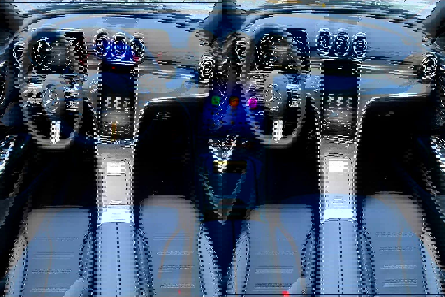 Used 2025 Mercedes-Benz C 300 4MATIC Sedan image 14