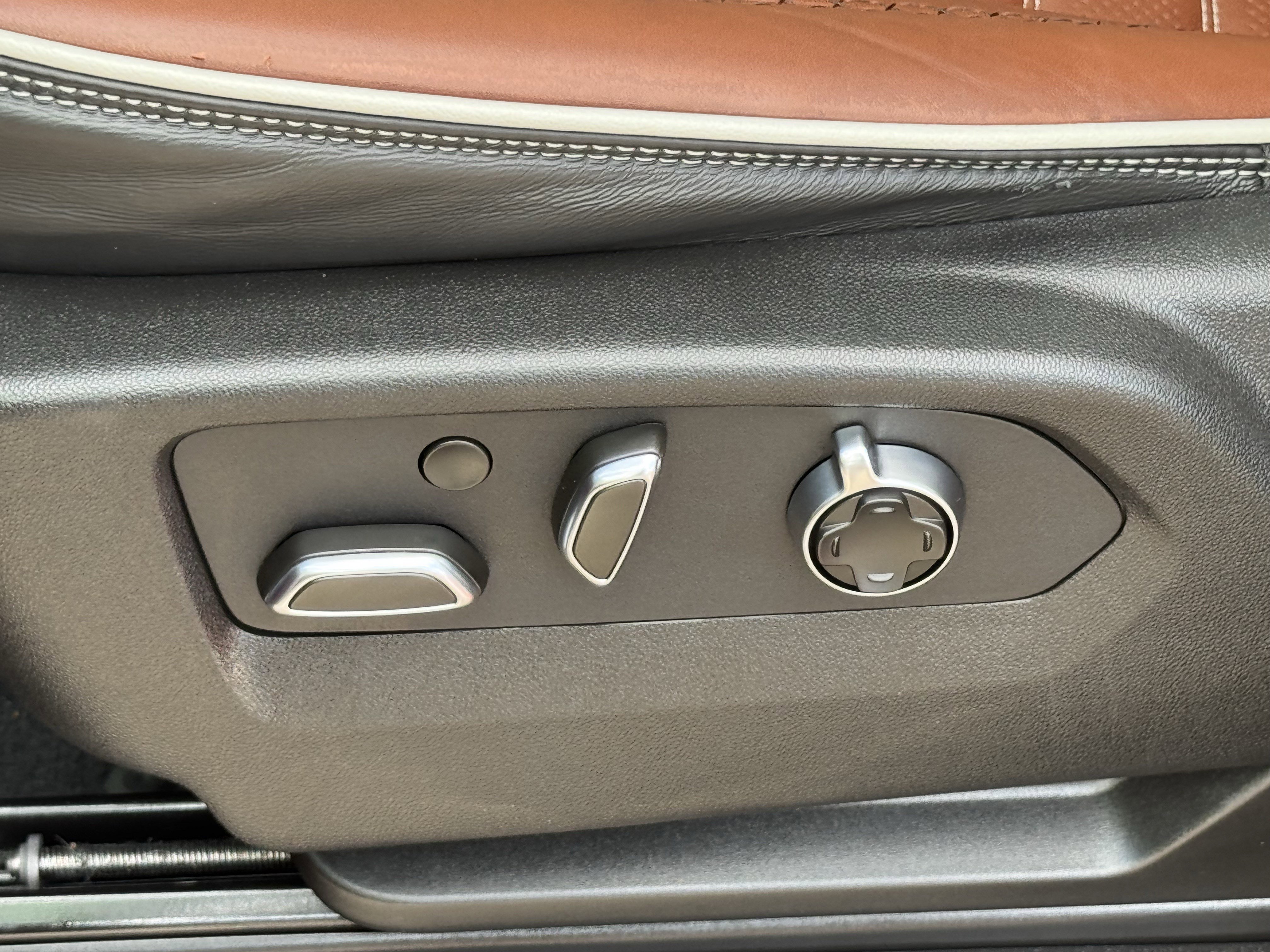 Used 2024 GMC Yukon Denali Ultimate image 29