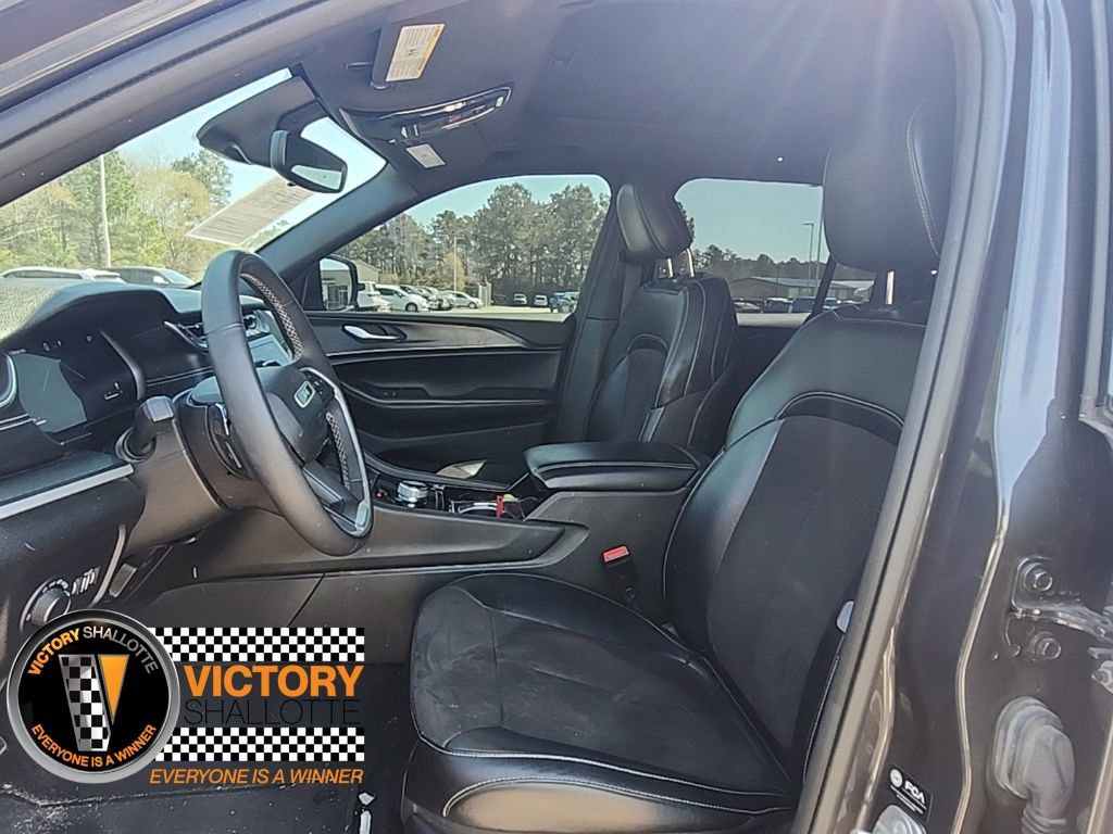 Used 2023 Jeep Grand Cherokee Altitude image 19