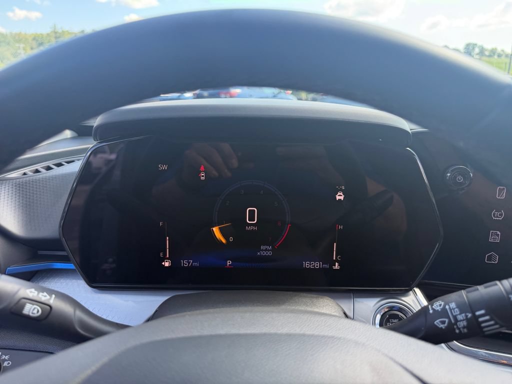 Used 2025 Chevrolet Trax LT w/ Driver Confidence Package FWD image 16