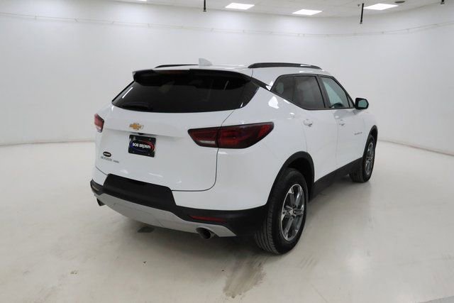 Used 2025 Chevrolet Blazer LT w/ Convenience Package image 3