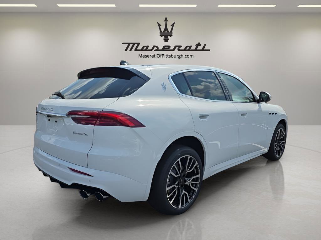 New 2025 Maserati Grecale GT image 5