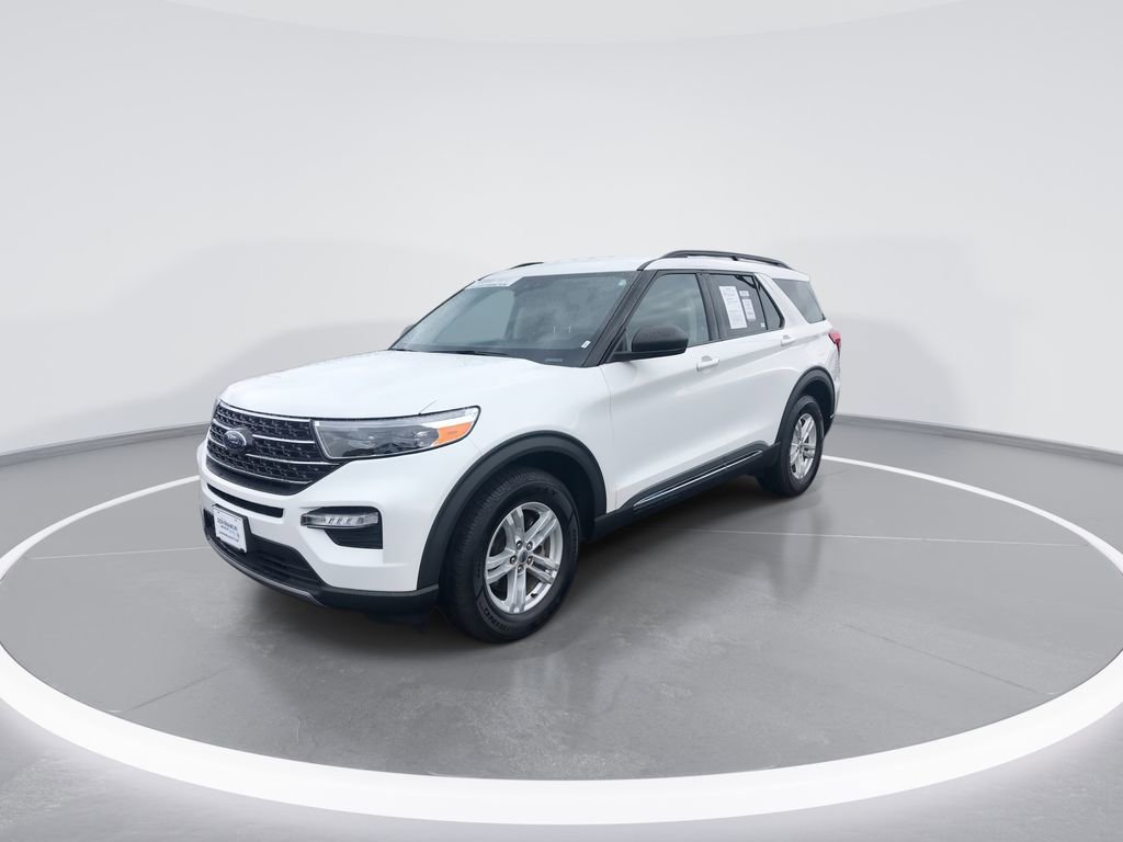 Used 2021 Ford Explorer XLT w/ Equipment Group 202A image 4