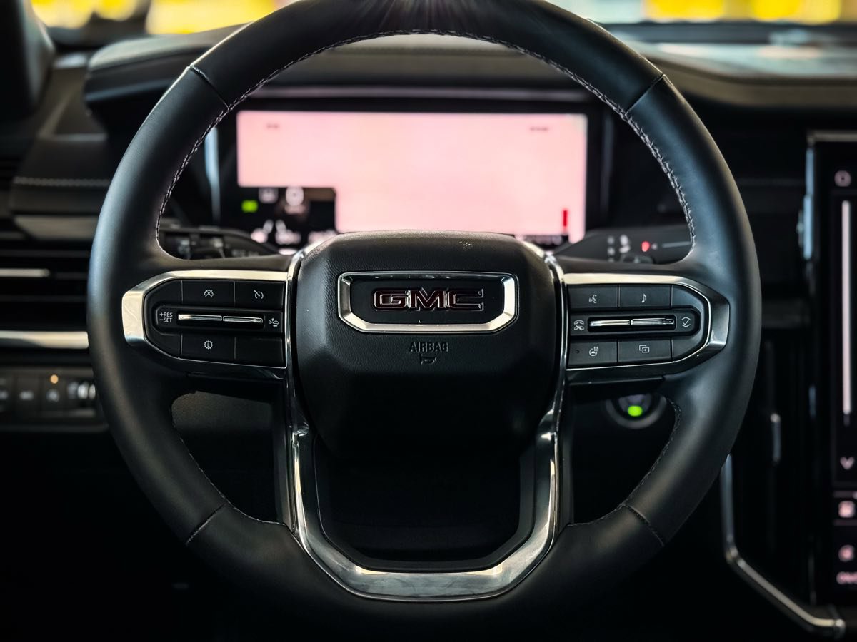 Used 2025 GMC Acadia Elevation w/ Black Edition image 41
