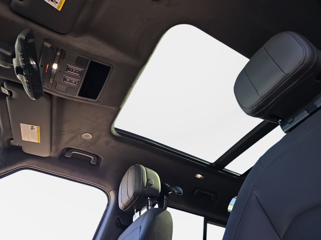 New 2026 Land Rover Defender 110 X AWD/4WD image 31