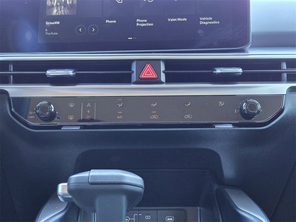 New 2025 Kia Sorento LX image 16