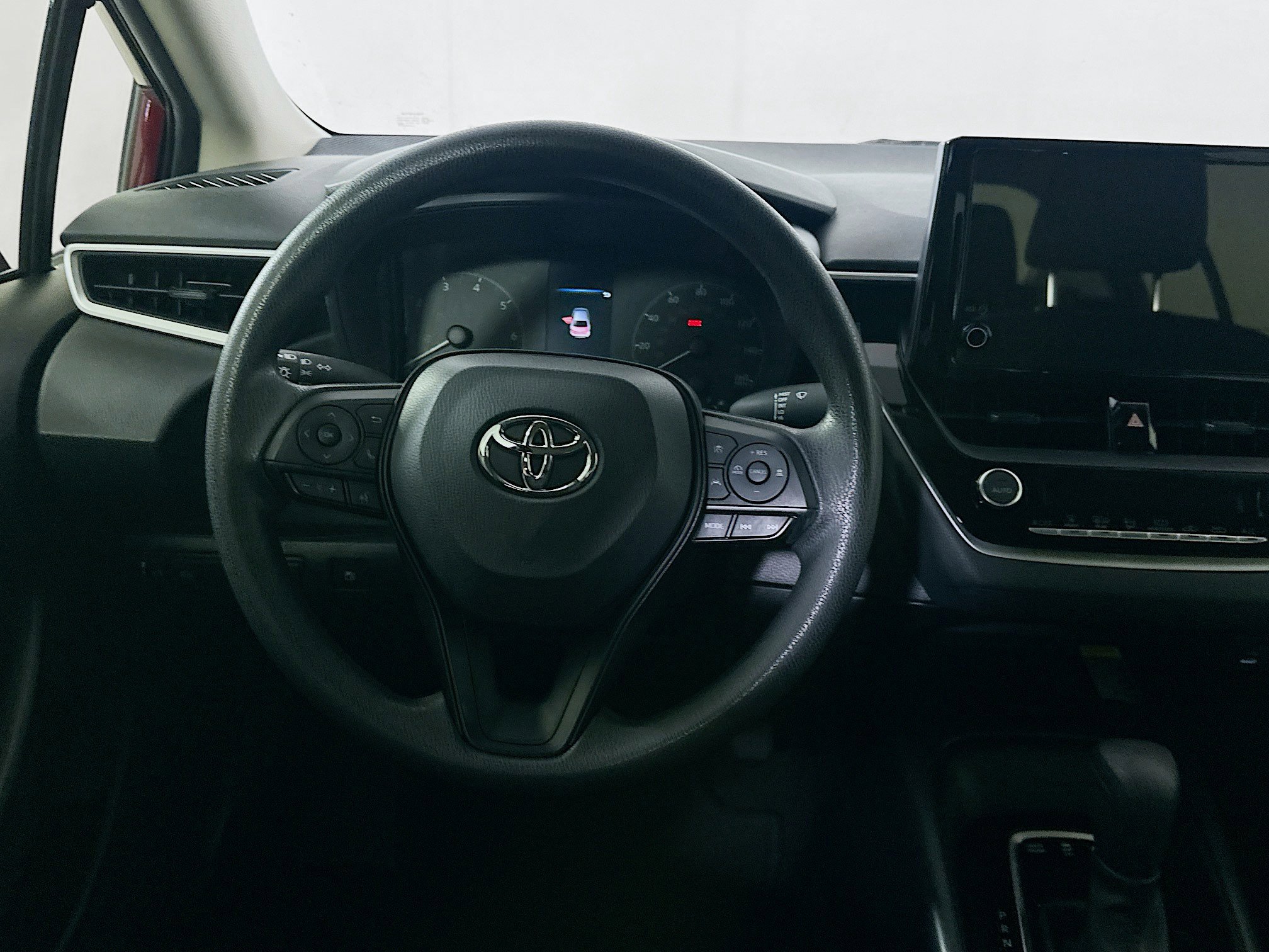 Used 2025 Toyota Corolla LE w/ LE Premium Package image 18