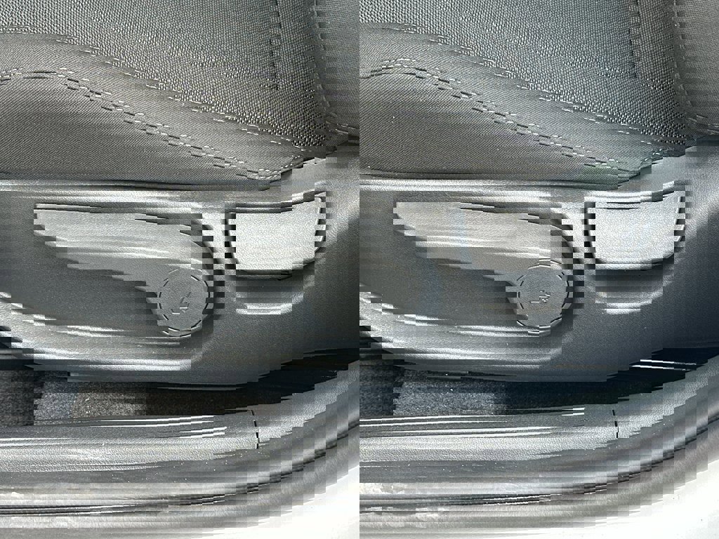 New 2026 Hyundai Elantra SE FWD image 24