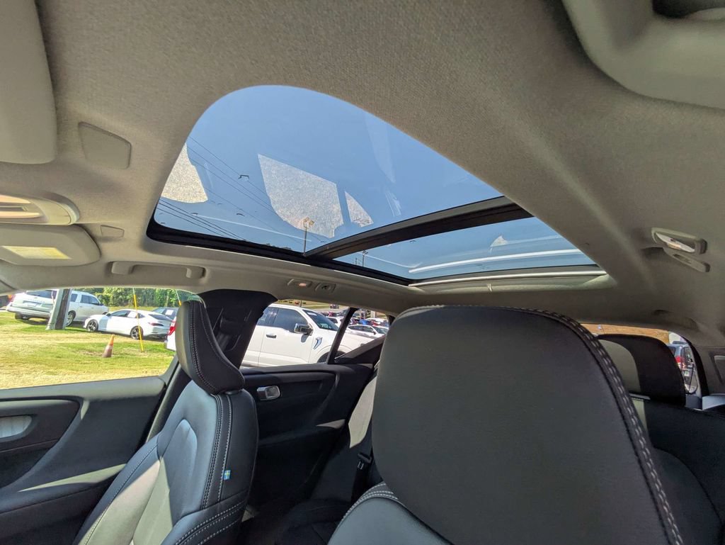 New 2026 Volvo XC40 B5 Core AWD/4WD image 22
