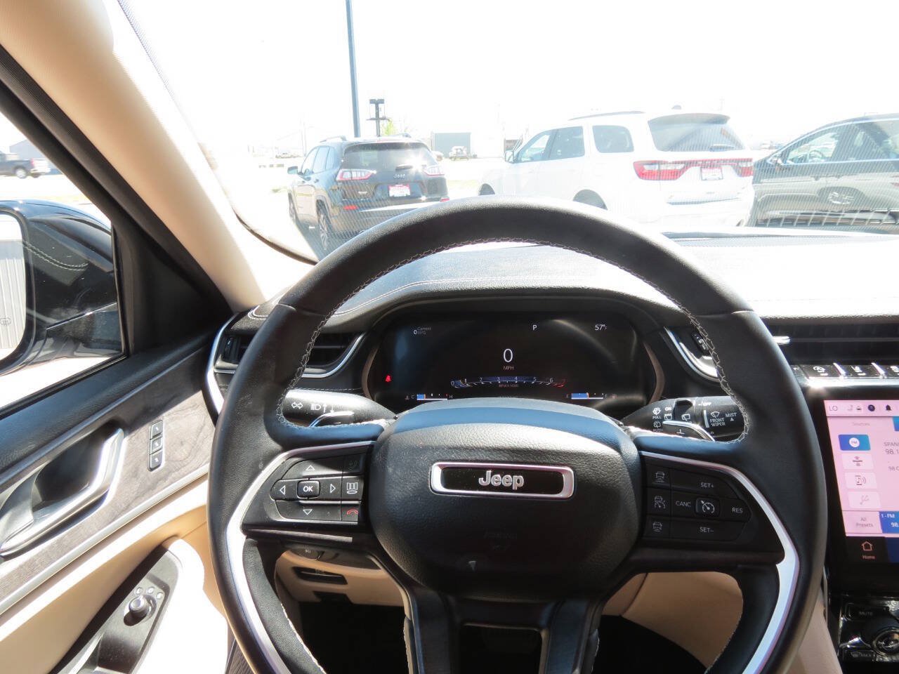 Used 2022 Jeep Grand Cherokee Limited AWD/4WD image 11