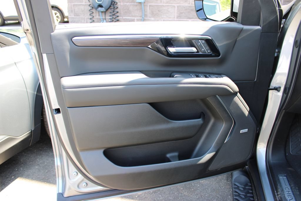 New 2026 Chevrolet Tahoe Z71 w/ Z71 Off-Road Package AWD/4WD image 10
