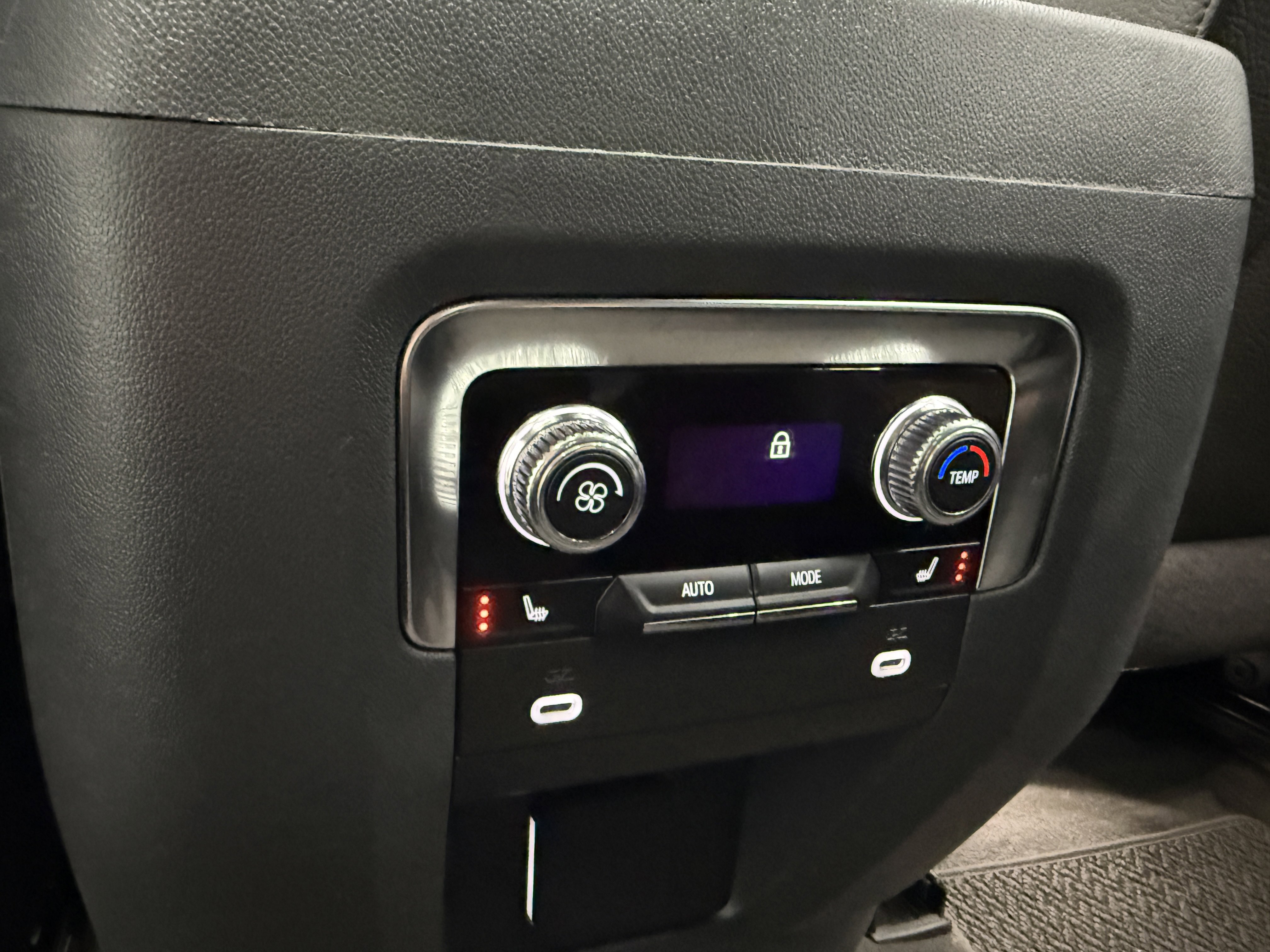 Used 2024 GMC Yukon Denali image 30