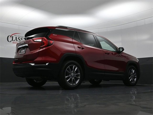 Used 2023 GMC Terrain SLT w/ Infotainment Package II image 30