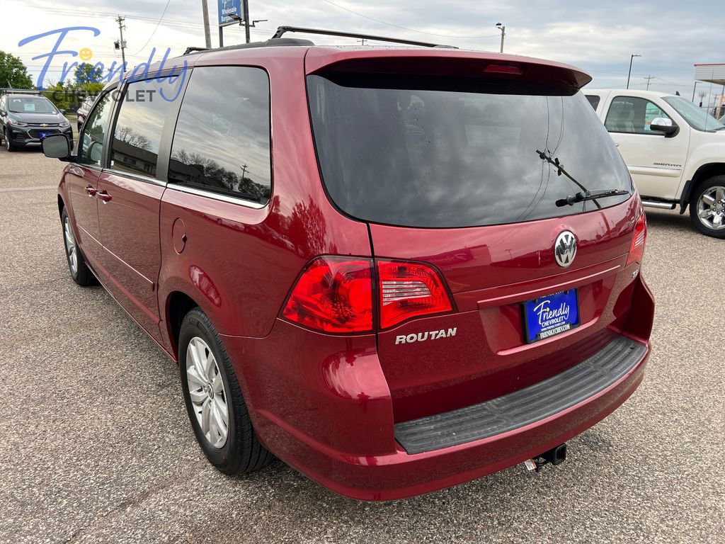 Used 2014 Volkswagen Routan SE FWD image 6