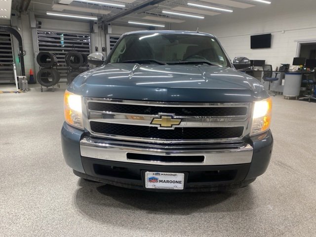 Used 2010 Chevrolet Silverado 1500 LT w/ Regional Value Package image 2