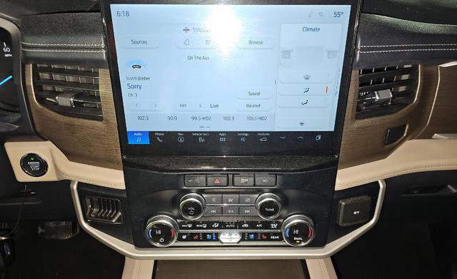 Used 2024 Ford Expedition Max Limited image 13