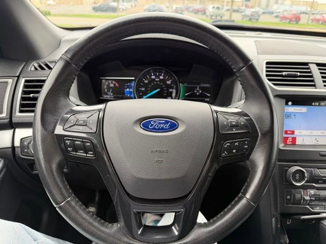 Used 2017 Ford Explorer XLT w/ Equipment Group 201A AWD/4WD image 20