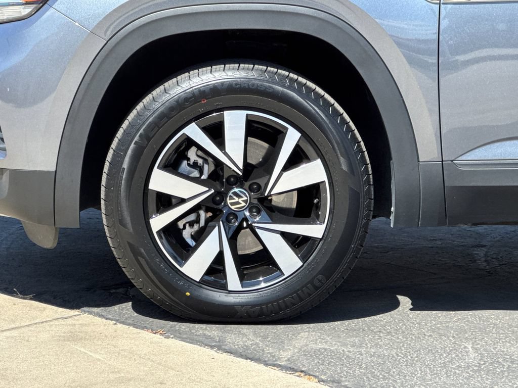 Used 2023 Volkswagen Atlas Cross Sport SE FWD image 24