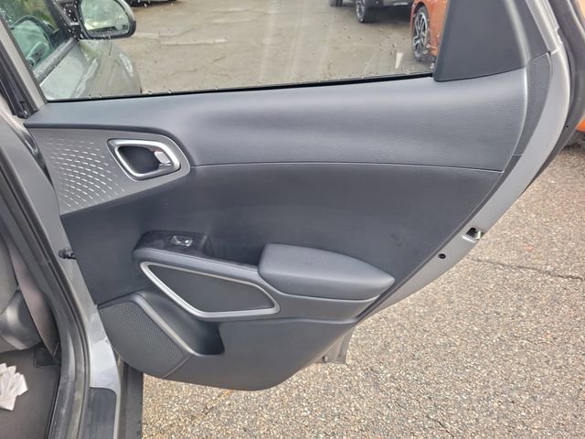 Used 2024 Kia Soul LX image 31