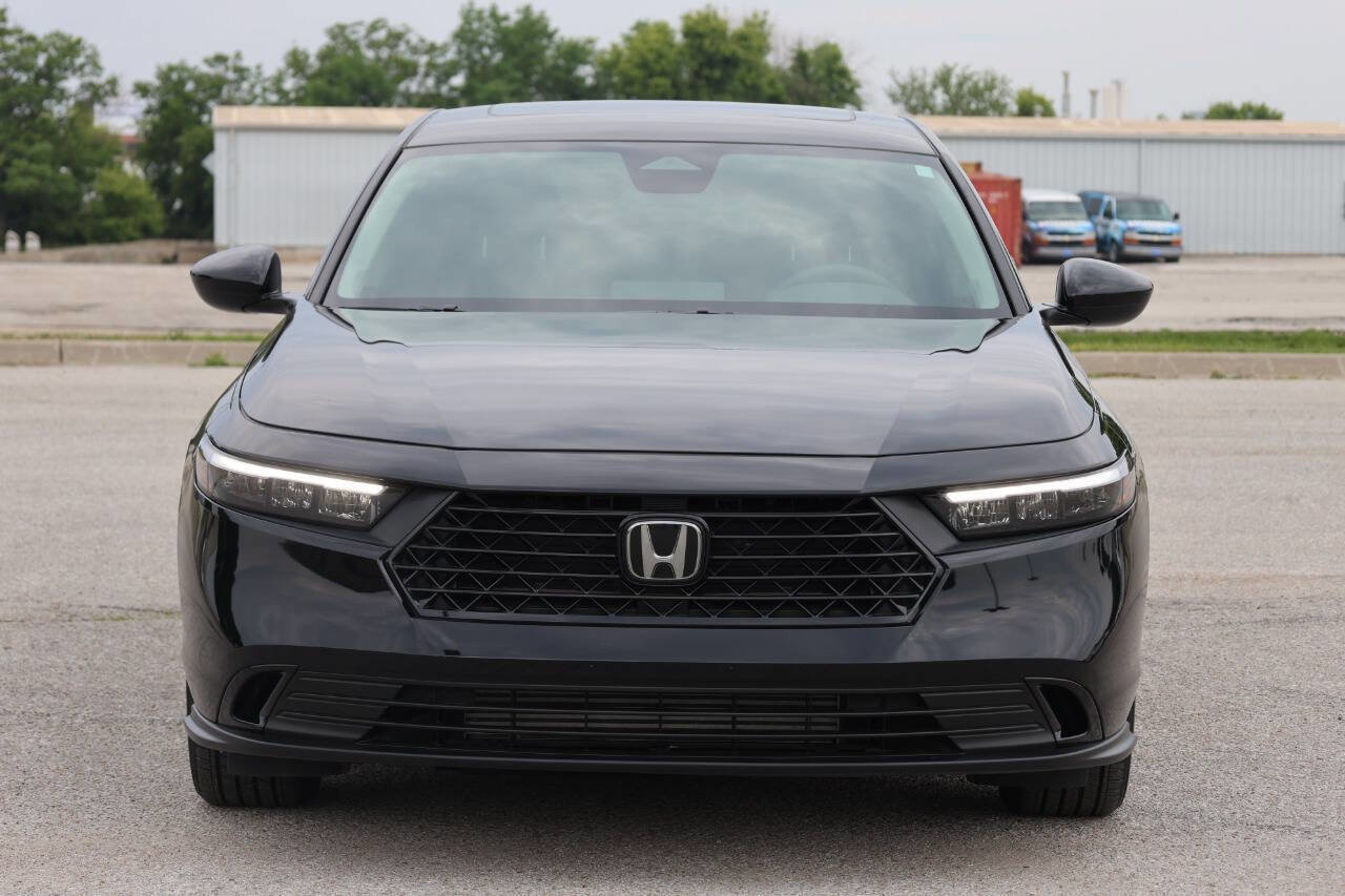Used 2023 Honda Accord EX image 2